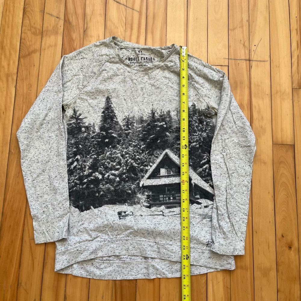 Roots Canada Mens Medium Long Sleeve Graphic T-Shirt Grey Winter Cabin Print - Picture 4 of 6